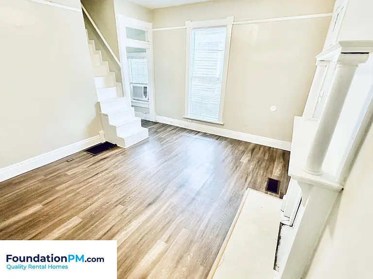 2106 Court Ave — Photo 8