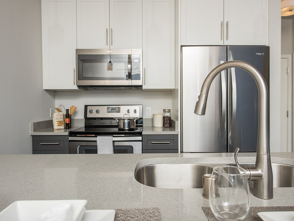 State Street Station Apartments State-of-the-Art Kitchen