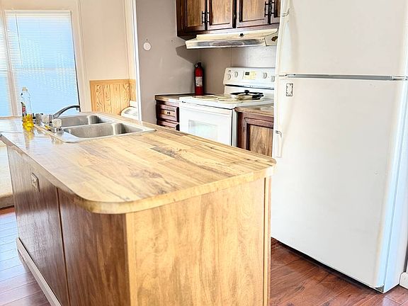 5th image of 103 Joy Ave