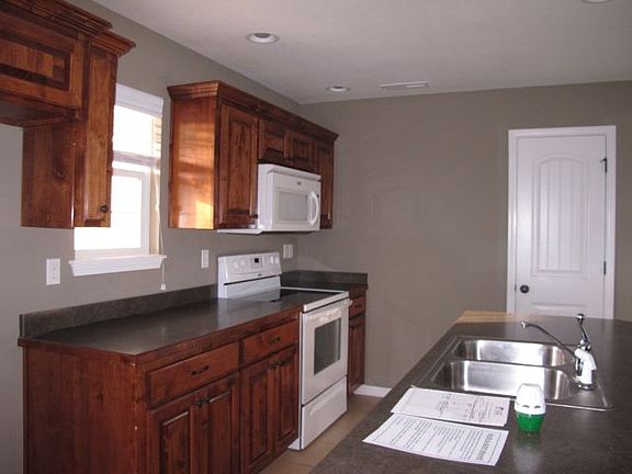 2nd image of 2209 E Willow Point Cir