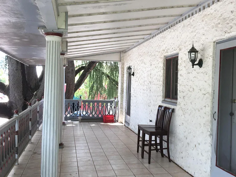 809 Jefferson St — Photo 2