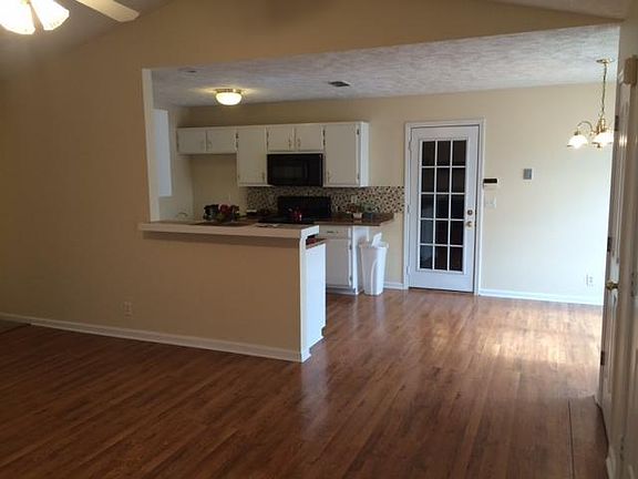 2nd image of 2808 Roscommon Dr