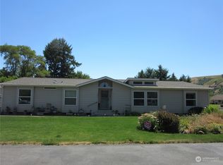 101 Maple Ln, Dayton, WA 99328
