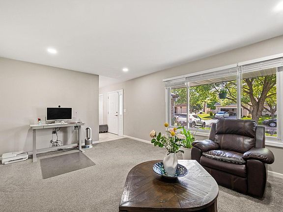 5th image of 485 Cimarron Dr W