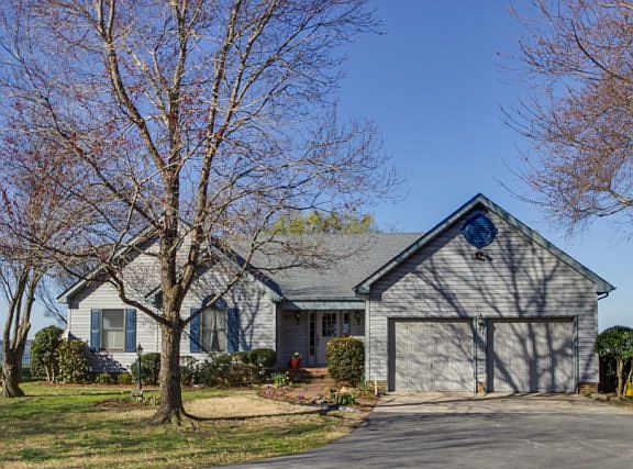 3rd image of 5476 York Haven Ln