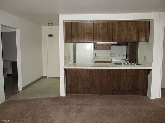 178 4th Ave. #10 8-5-16 004