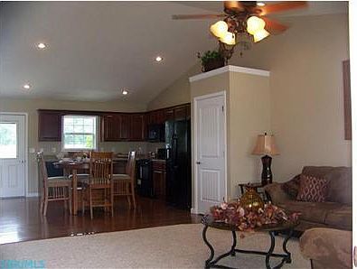 4th image of 510 Hickory Ln