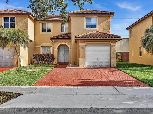 13949 N Forest Oak Cir, Davie, FL 33325