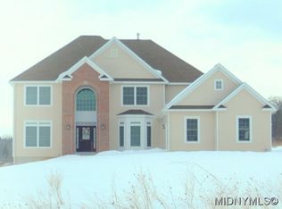 9008 Tibbitts Rd, New Hartford, NY 13413