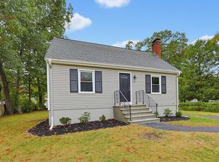 20 Overlook Dr, Bellingham, MA 02019