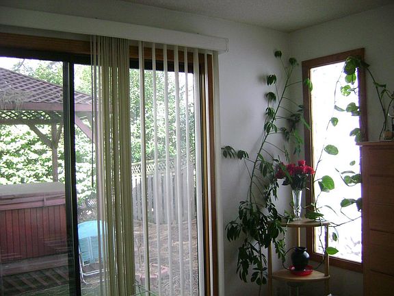 Family Room (Hardwood Floor)