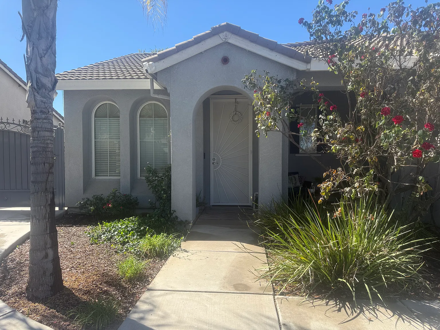 3 bed, 1432 sqft, $2,400 — Photo 3