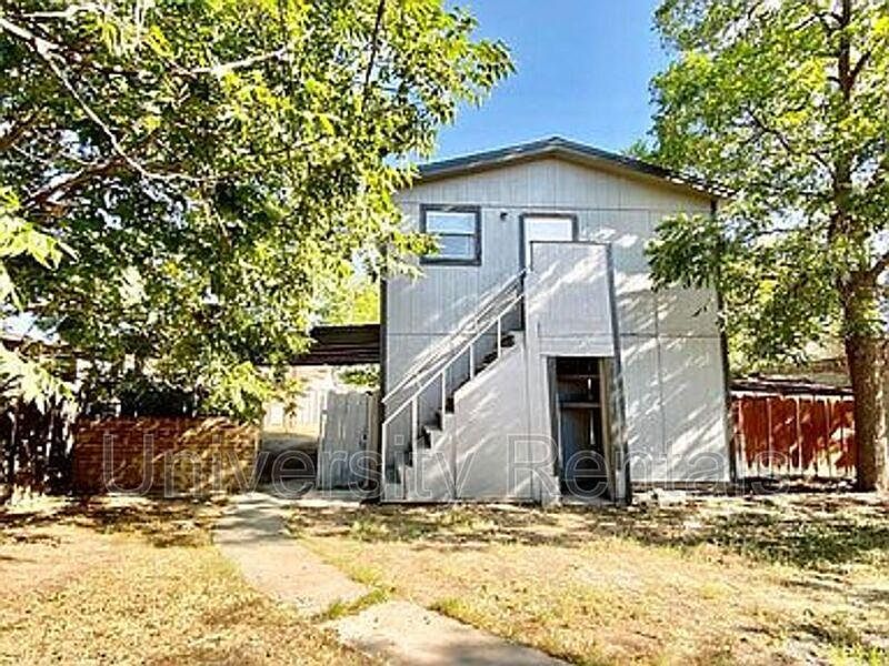 1st image of 909 W 21st St #1/1