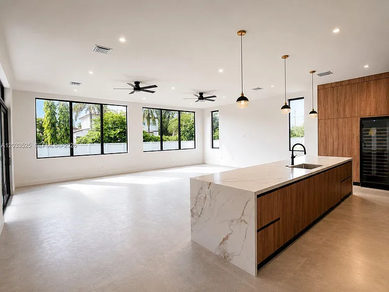 13023 Davie Oaks Dr — Photo 3