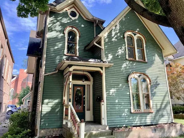 216 S 1st St, Rockford, IL 61104