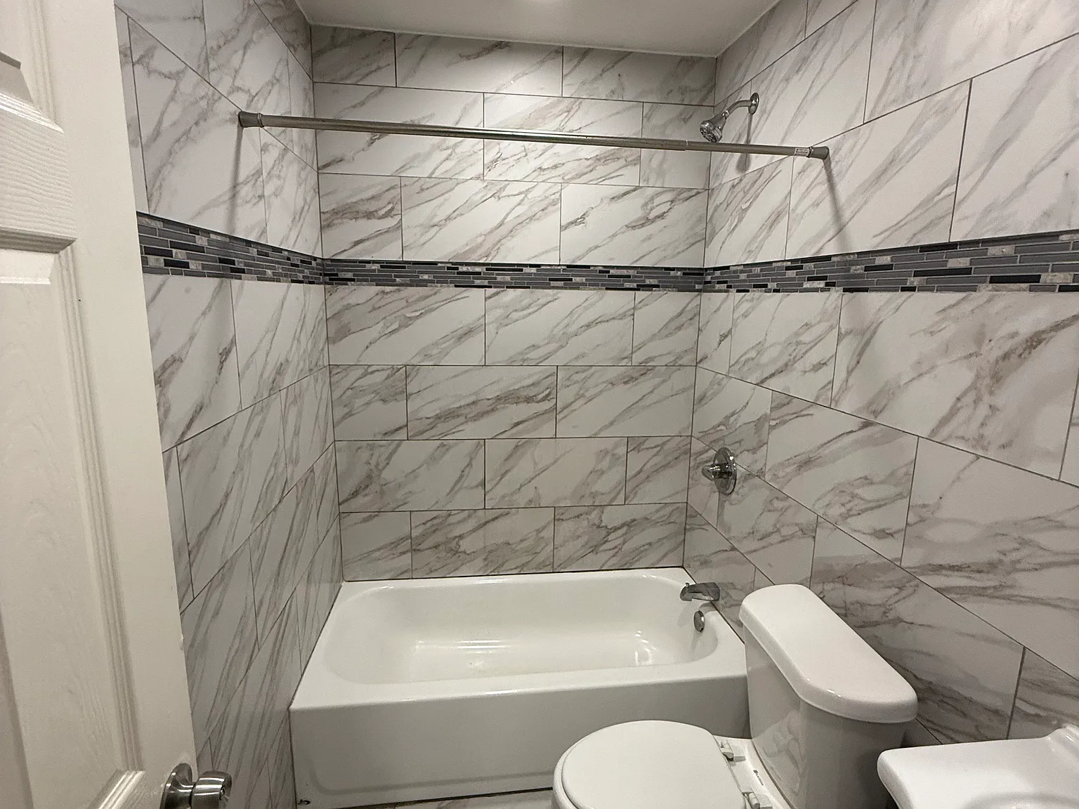 4 bed, 900 sqft, $1,350 — Photo 4