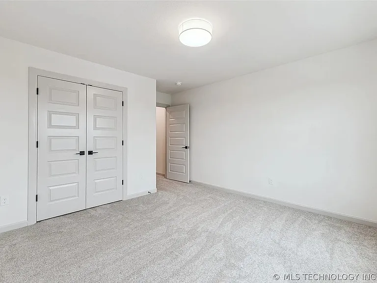 2325 E 134th Cir — Photo 66