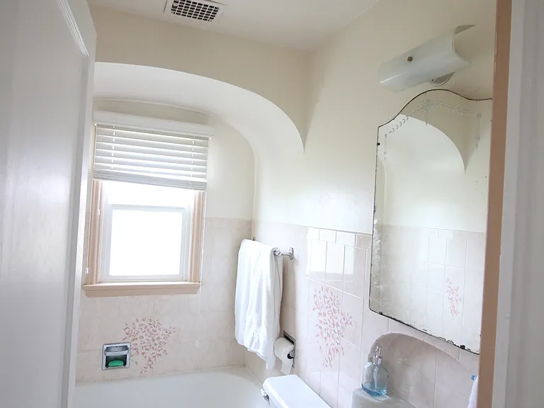 2353 W Center St — Photo 7