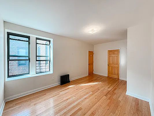 5th image of 209 E 165th St APT 4A