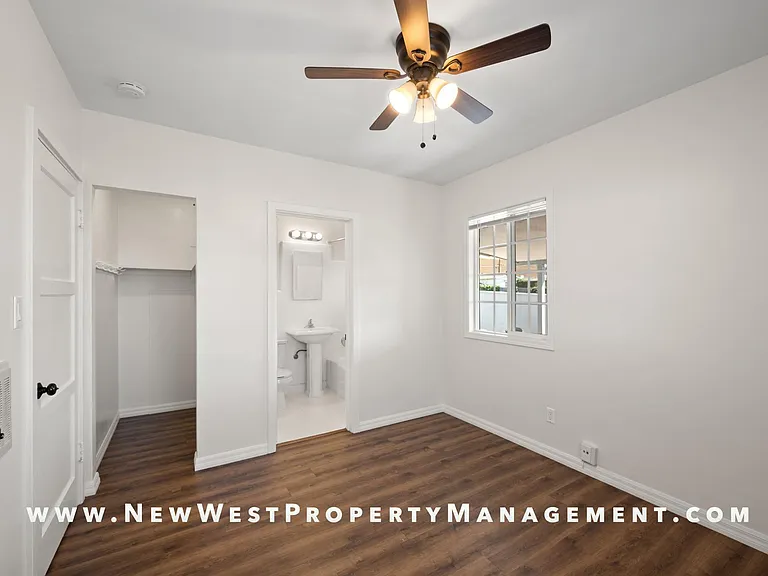 1043 Sampson St #A — Photo 15