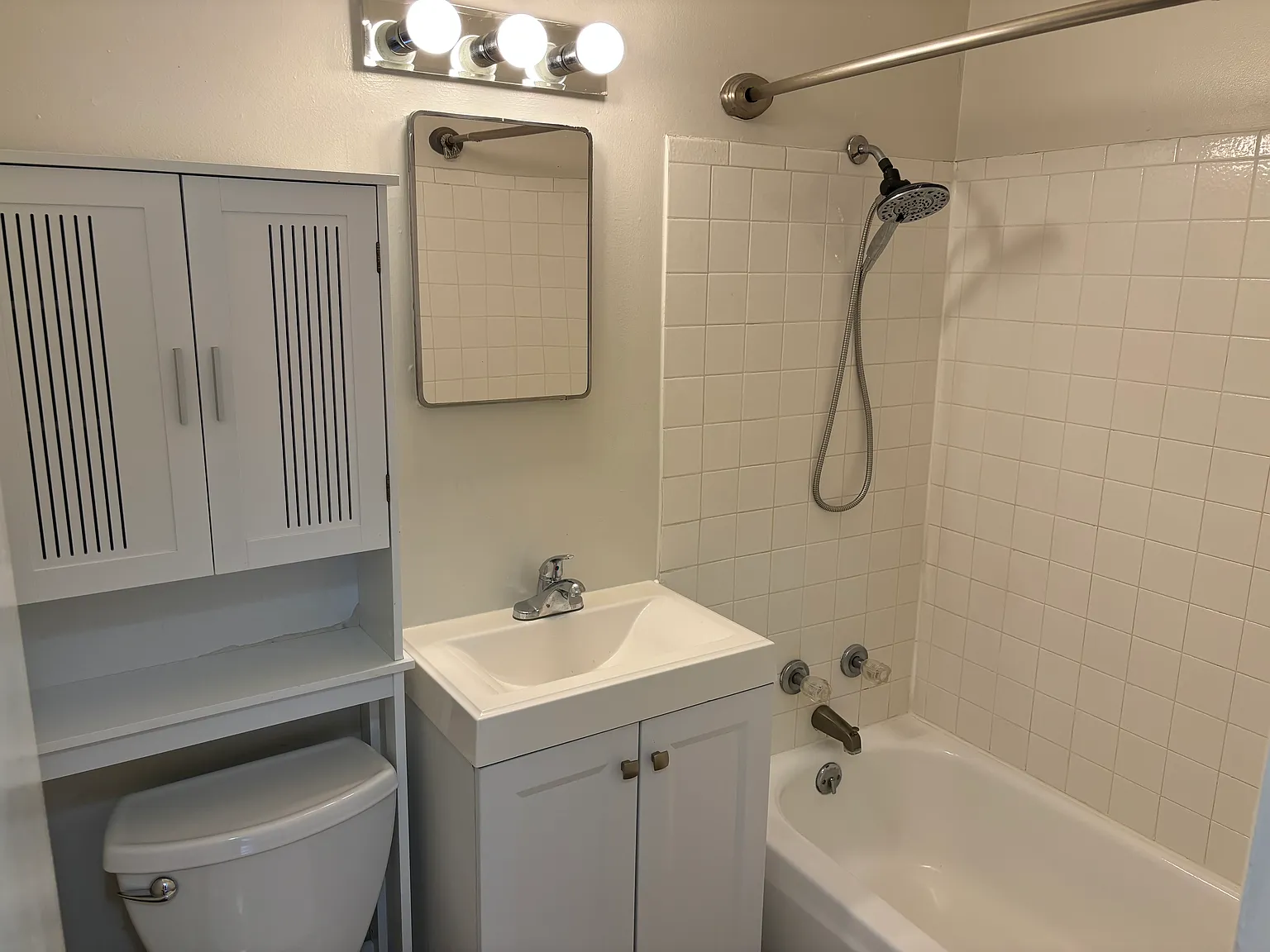 2 bed, 650 sqft, $1,200 — Photo 2