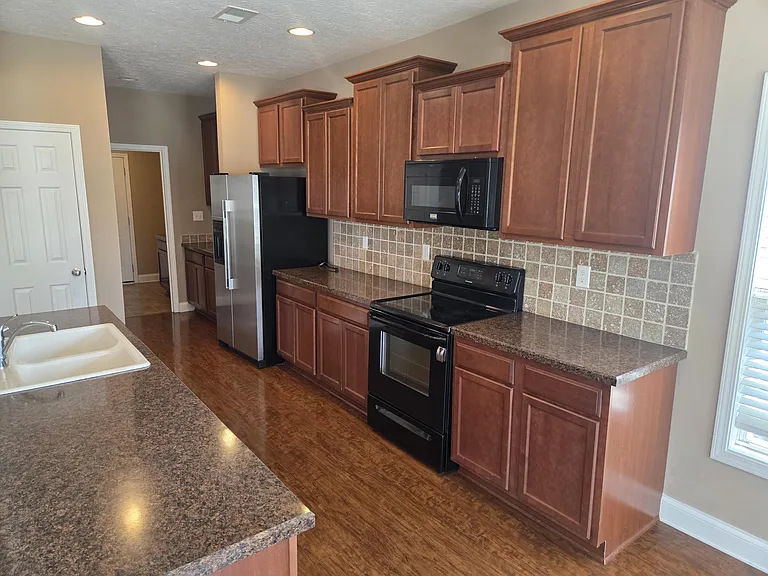 4636 Marcus Trl — Photo 10