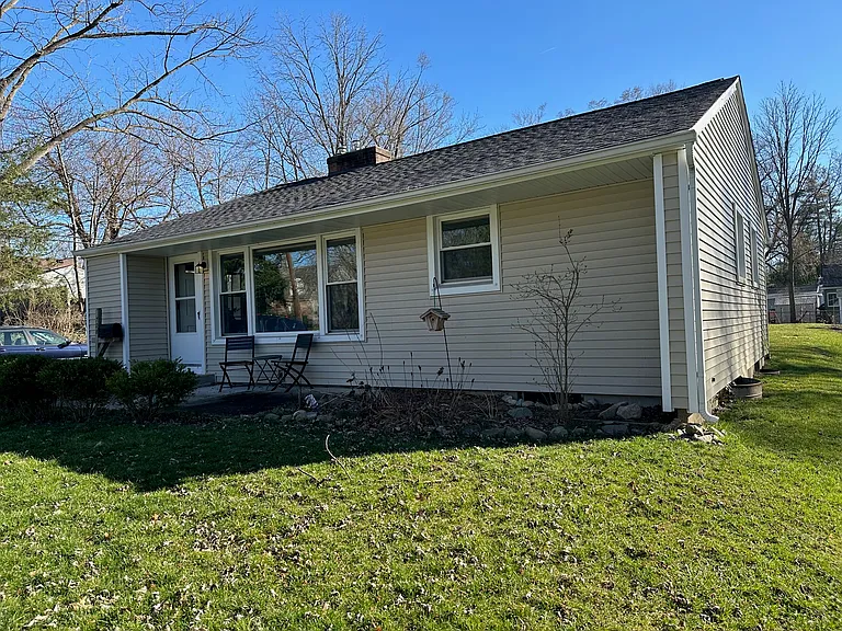 708 Barton Dr — Photo 1