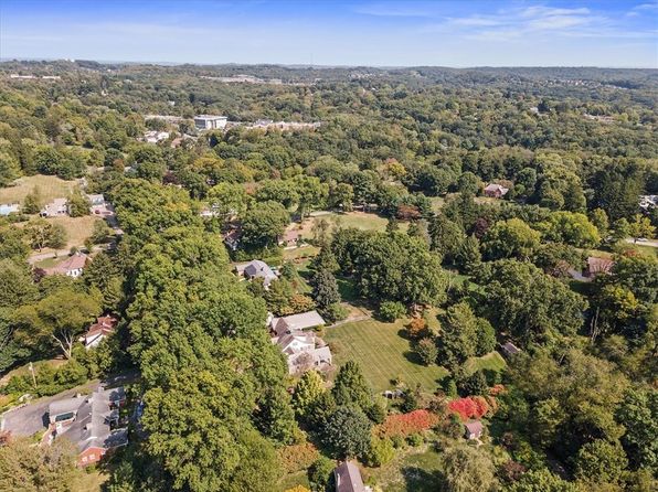 2685 Sunset Ln, Allison Park, PA 15101