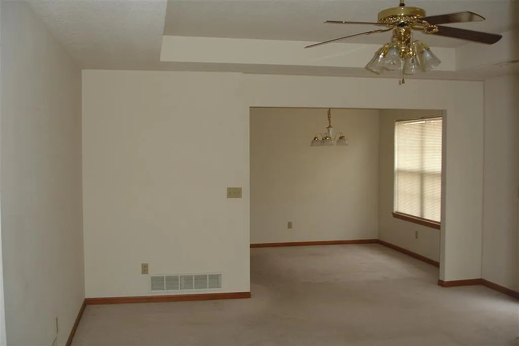 Building Photo - 5205 Gasconade Dr
