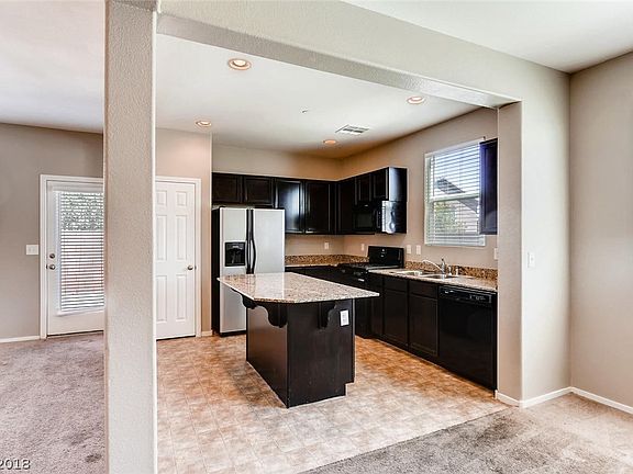 2nd image of 1112 S Blakes Field Pl