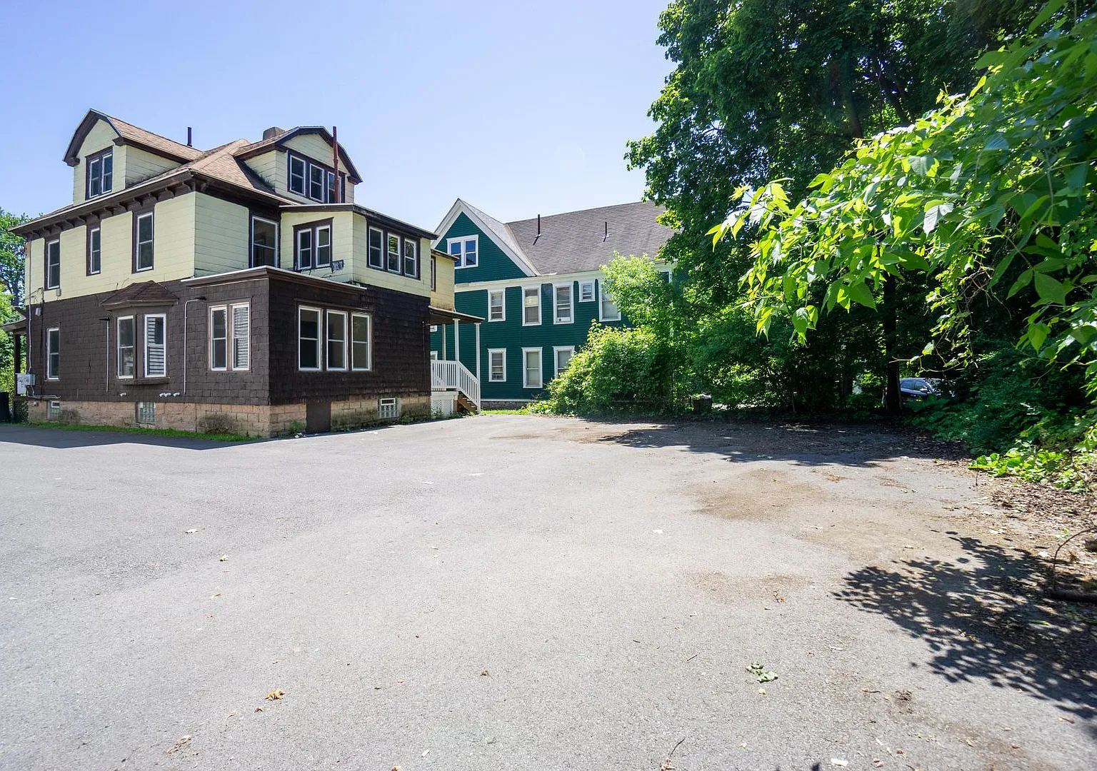 720 Livingston Apt A - 6/1/27 - Renovated First Floor Flat - Close To Campus — Photo 1