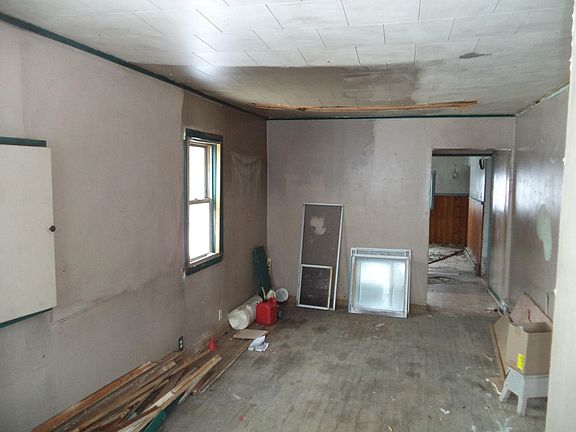2nd image of 2263 E Maple Ave