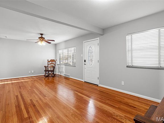 2nd image of 424 Tiffany Dr