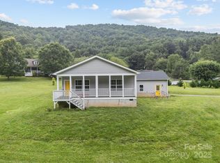 59 Lunar Trace Rd, Waynesville, NC 28786
