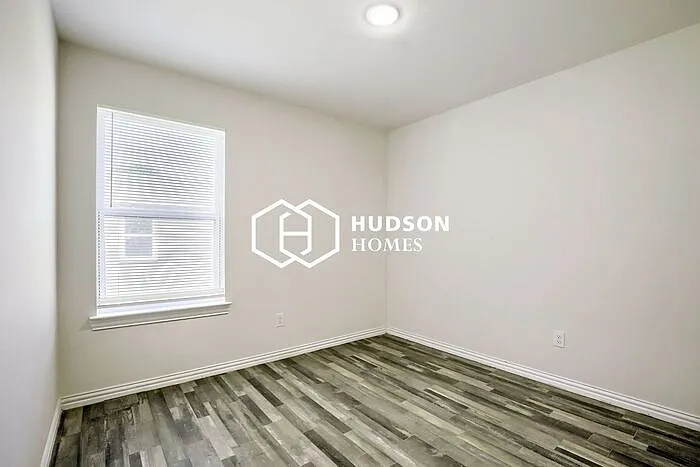 1115 E Birdsong St — Photo 9