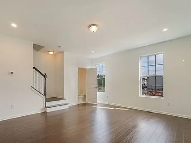 301 Discovery Rd — Photo 8