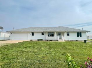 2924 SE 61st St, Berryton, KS 66409