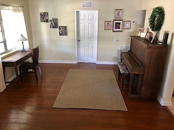 Living Room/Door to master