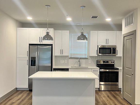5th image of 4024 McEwen Dr #3107