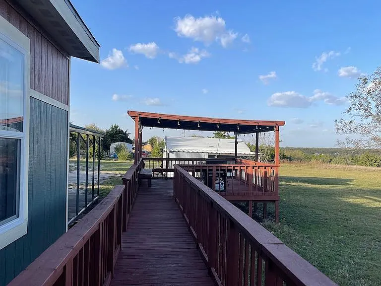 4196 FM 75 — Photo 32