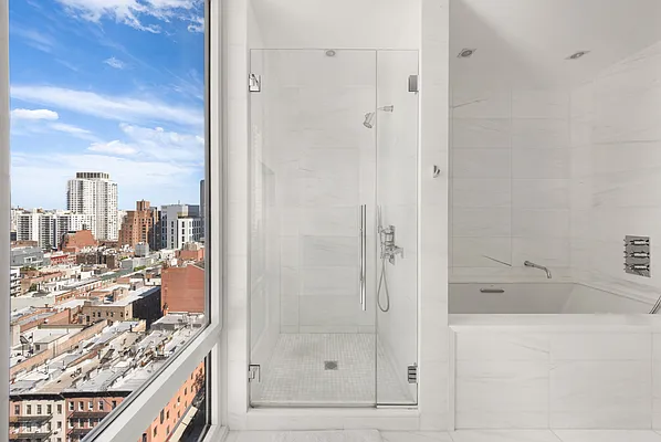 Bathroom, photo 1