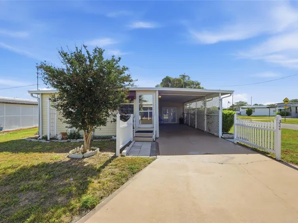 5246 Amanda St, Zephyrhills, FL 33542