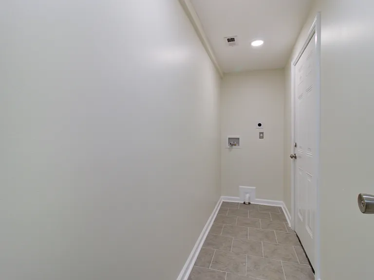 1915 Cherokee St — Photo 18