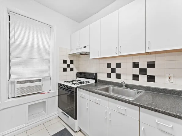 35-39 51st Street image 5 of 16