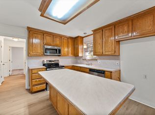 344 Bedford Ct E, Bedford, TX 76022