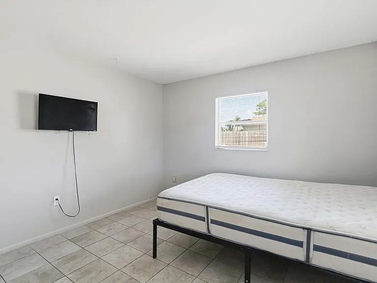 308 Lantana Ave — Photo 14