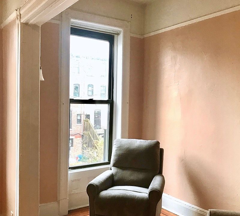 2nd image of 137 7th Ave #3