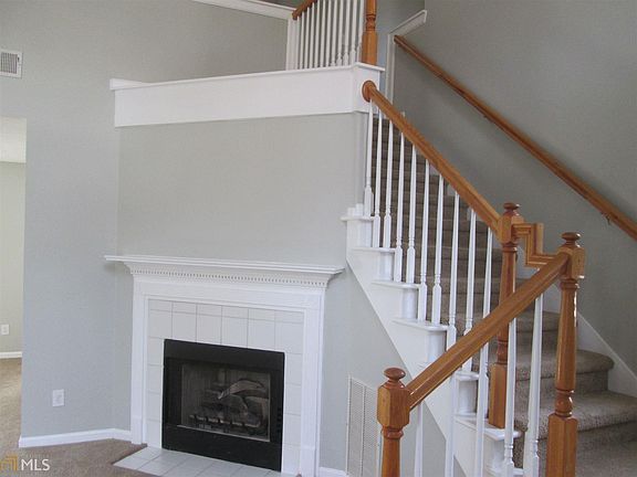 2nd image of 70 Prestwick Ln