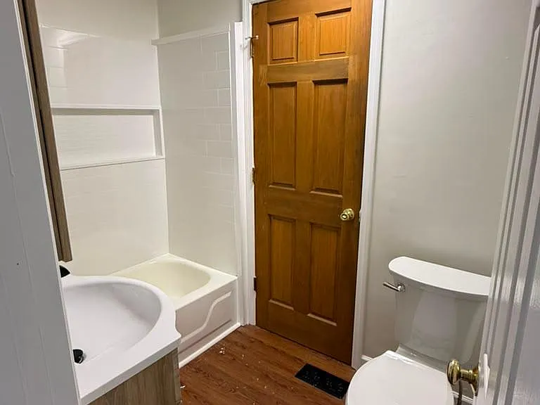 932 E Market St #1 — Photo 5