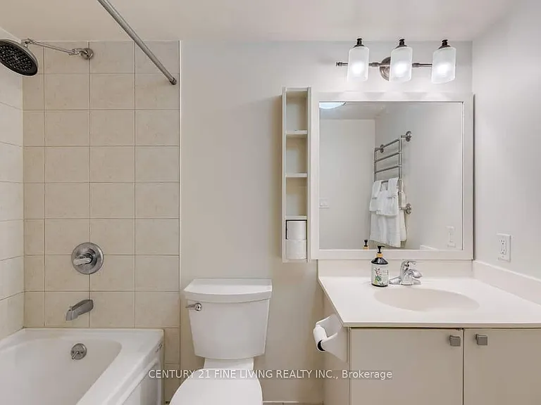 200 Victoria St #1317 — Photo 16